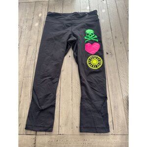 Lululemon SoulCycle Pace Rival Crop Leggings Black Luxtreme Skull Heart Size 6